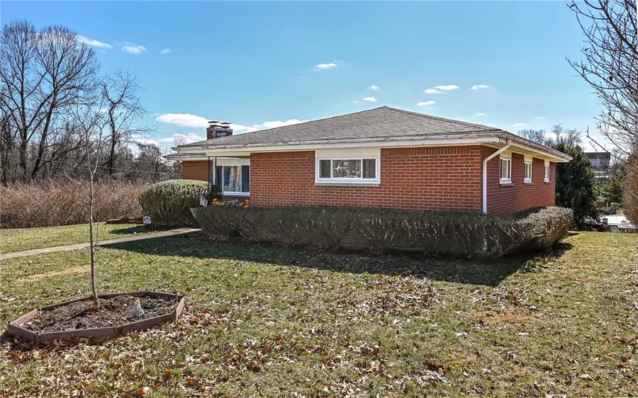 301 W 12th St, Donora, PA 15033 - #2