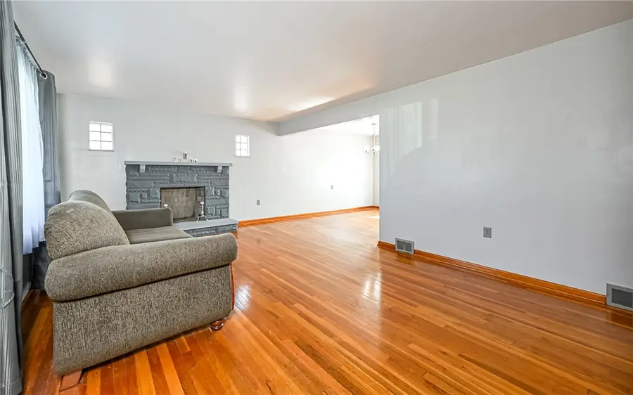 301 W 12th St, Donora, PA 15033 - #3