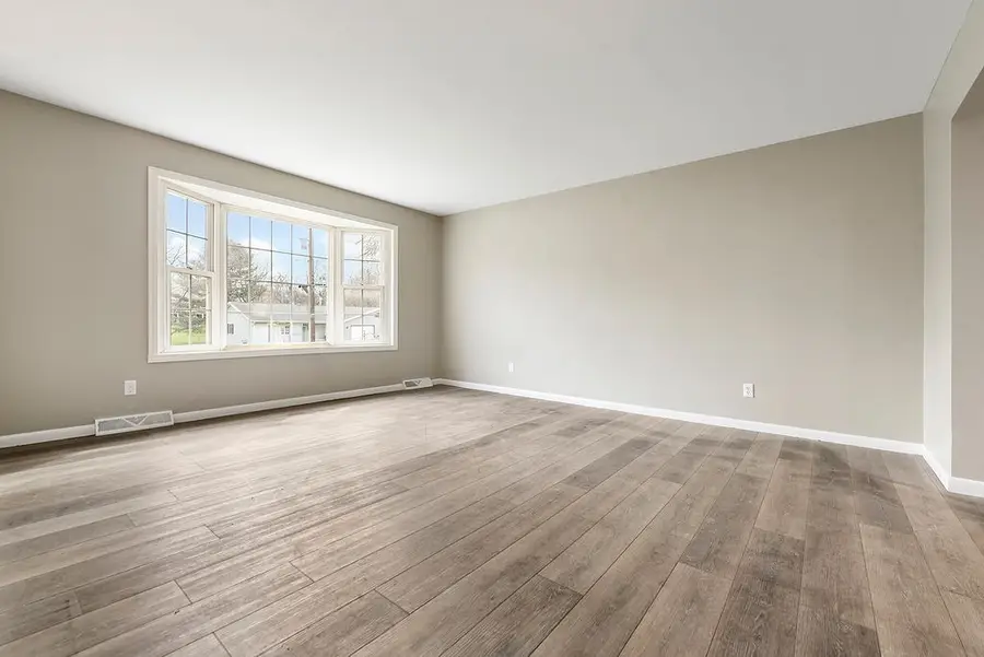 404 Mecklem Lane, Ellwood City, PA 16117 - #3