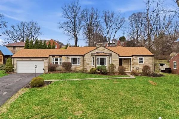 649 Rolling Green Dr, Bethel Park, PA 15102