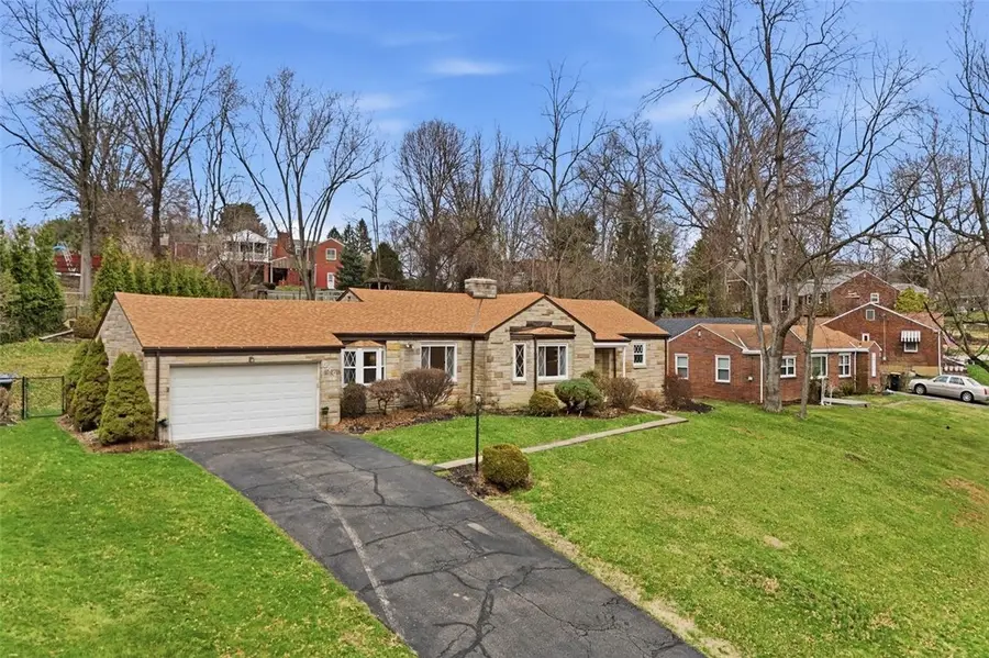 649 Rolling Green Dr, Bethel Park, PA 15102 - #2
