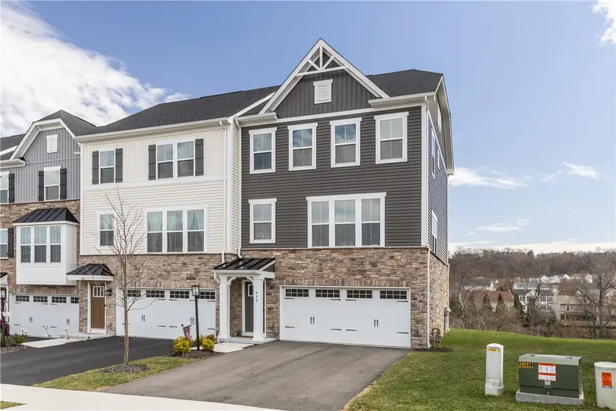 408 Scharberry Ln, Mars, PA 16046 - #2