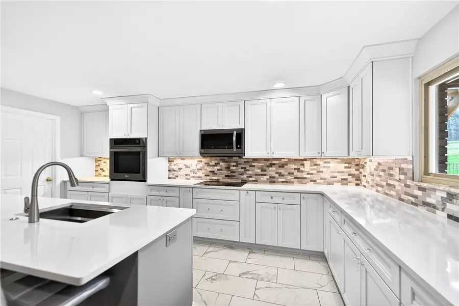 1443 Stoltz Rd, Bethel Park, PA 15102 - #3