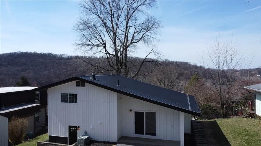 2017 S Pittsburgh St, Connellsville, PA 15425 - #3