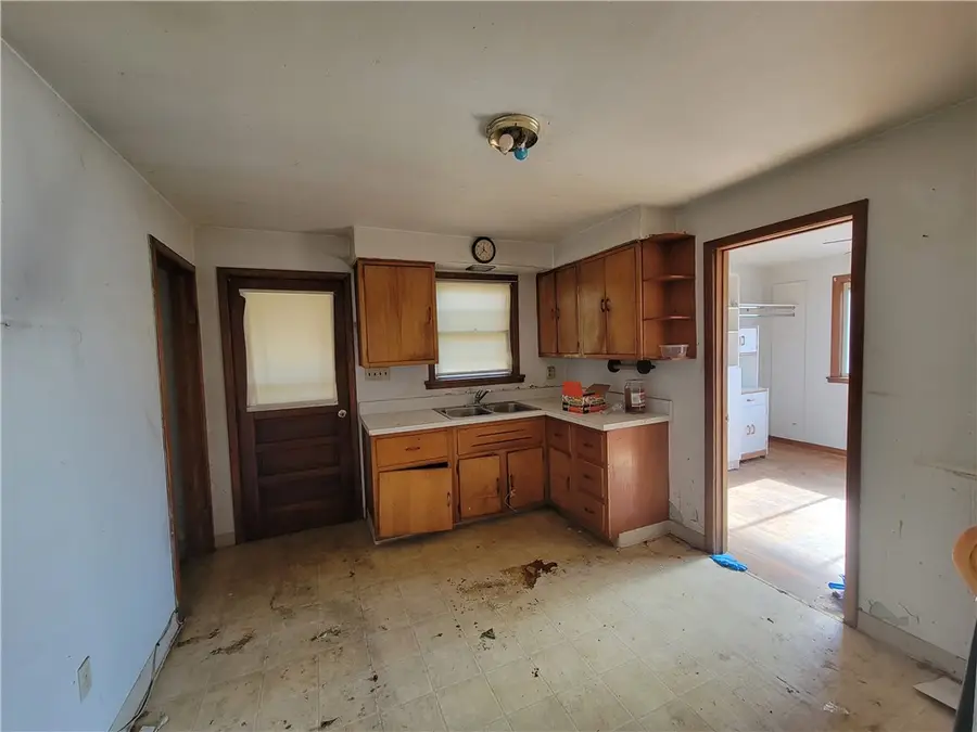 343 Thomas St, Carnegie, PA 15106 - #3