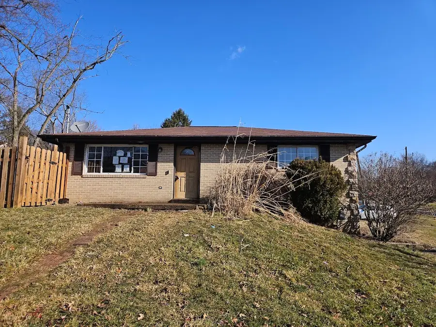 900 Sycamore St, Washington, PA 15301 - #2