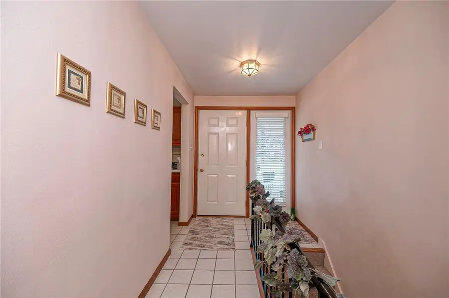 201 Elmtree Rd, New Kensington, PA 15068 - #2