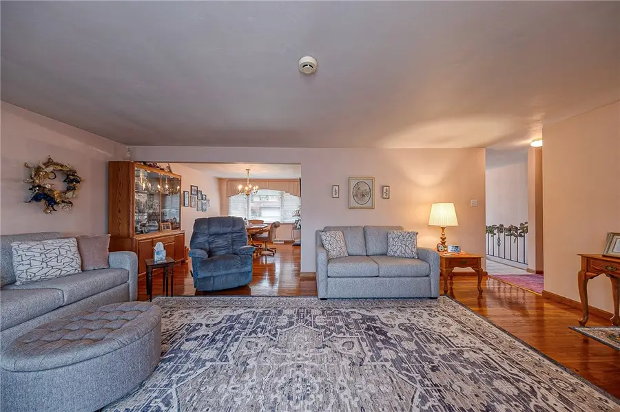 201 Elmtree Rd, New Kensington, PA 15068 - #3