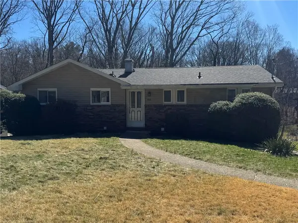 446 Amherst Ave, Moon Twp, PA 15108