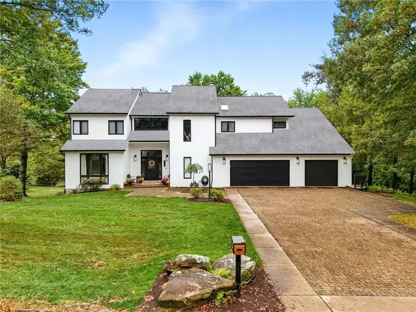 215 Timber Ridge Rd, Pittsburgh, PA 15238