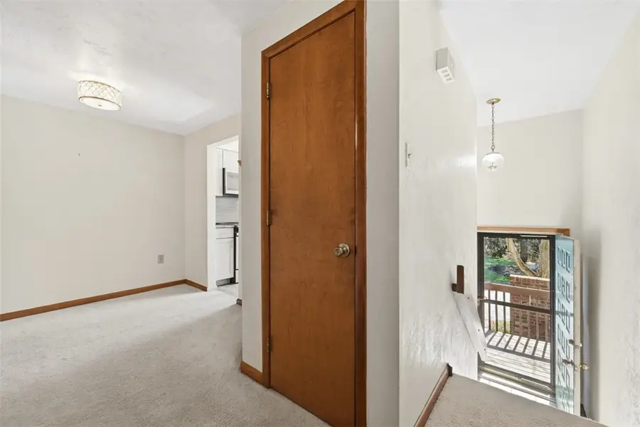 105 Laurel Ct, Pittsburgh, PA 15202 - #3