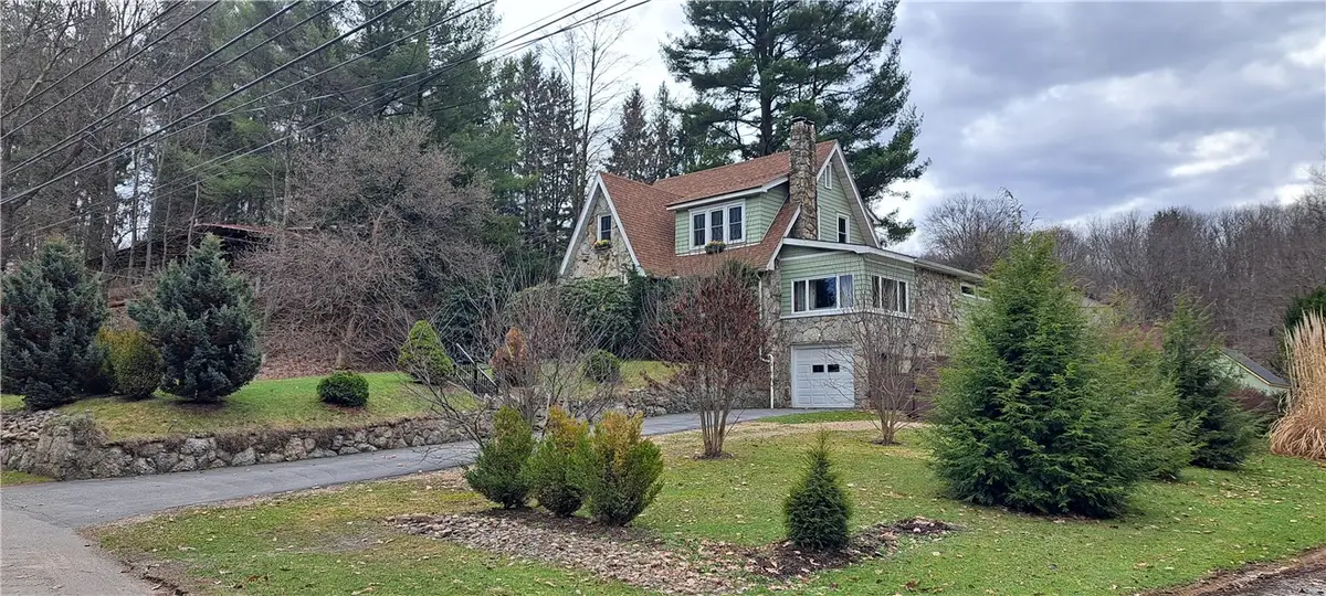 1065 E Mahoning St, Punxsutawney, PA 15767 - #1