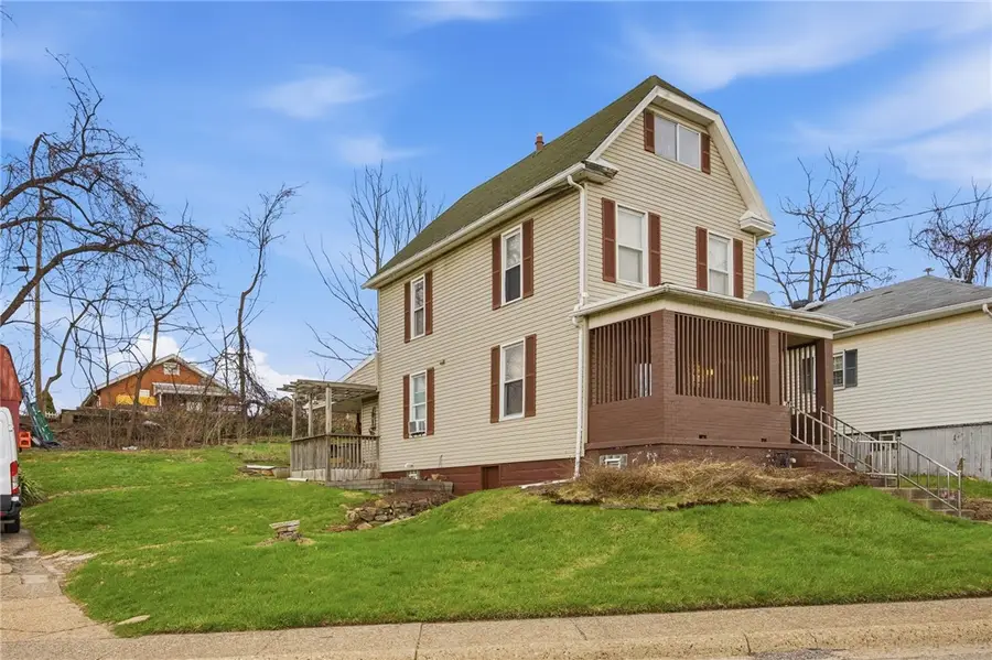 501 Camp Avenue, New Kensington, PA 15068 - #3