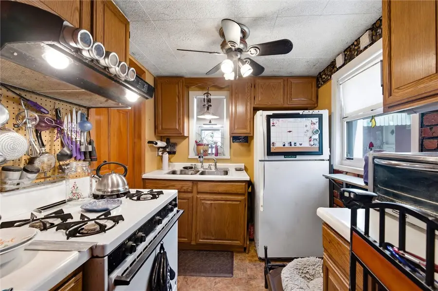 709 Hillgrove Ave, Pittsburgh, PA 15216 - #3