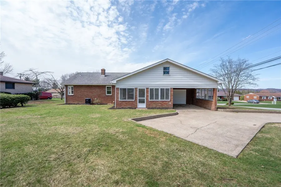 1104 Lakeview Dr, Latrobe, PA 15650 - #2