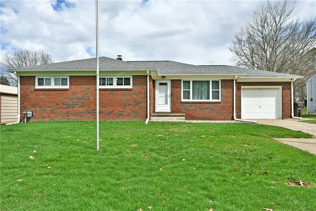 1211 Brentwood Dr, Greenville, PA 16125 - #1