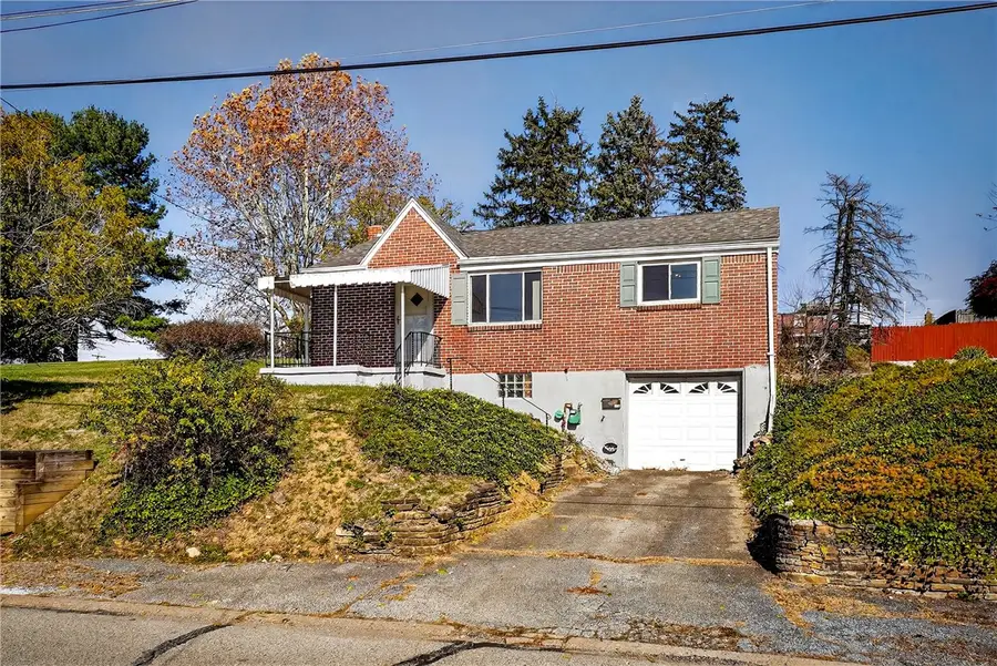 813 Alberta Dr, West Mifflin, PA 15122 - #2