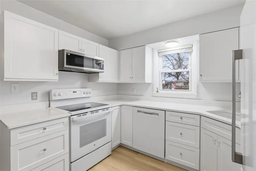 513 Lombard St, Irwin, PA 15642 - #2