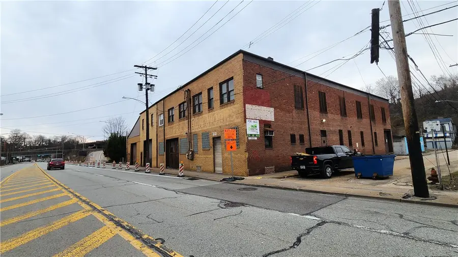 2121 5th Ave, McKeesport, PA 15132 - #3