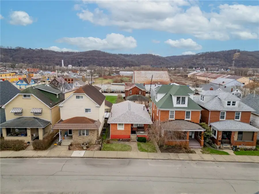 1925 Kenneth Avenue, New Kensington, PA 15068 - #3