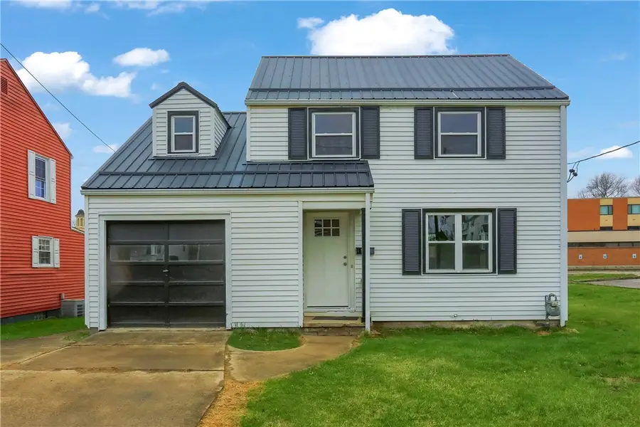 740 Pershing St, Ellwood City, PA 16117 - #2