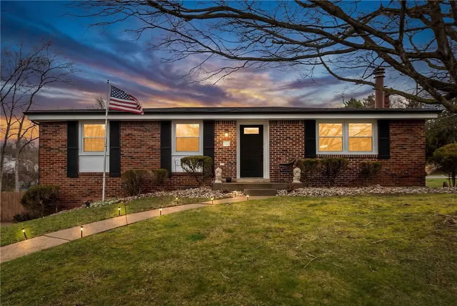 701 Havengate Dr, Bethel Park, PA 15102 - #2