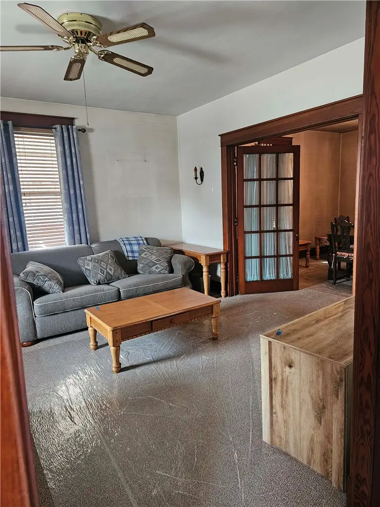 202 E Patterson Ave, Connellsville, PA 15425 - #2