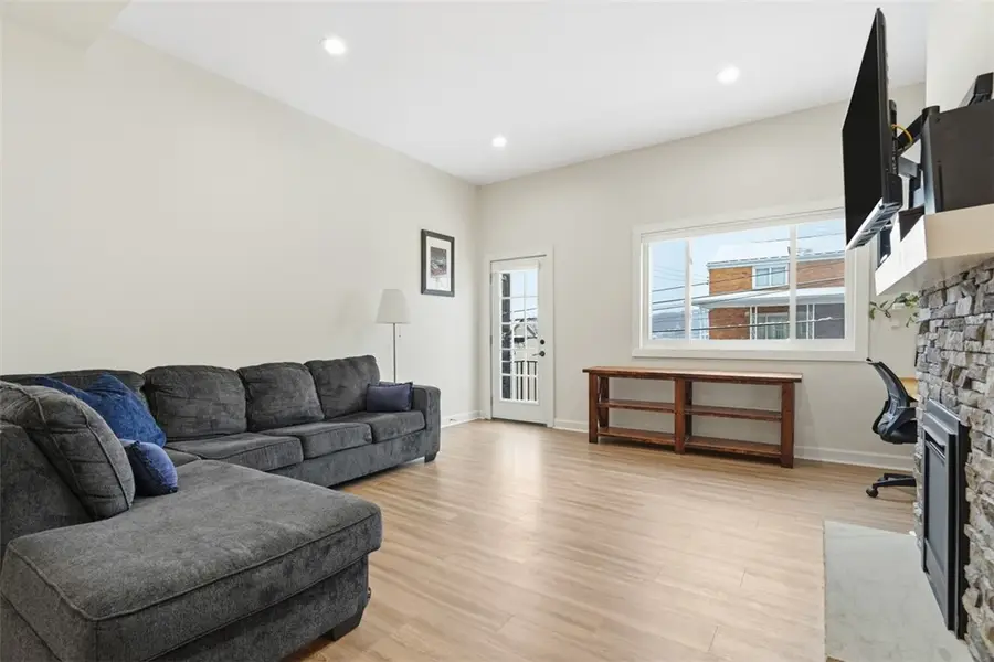 2410 Leticoe St, Pittsburgh, PA 15203 - #3