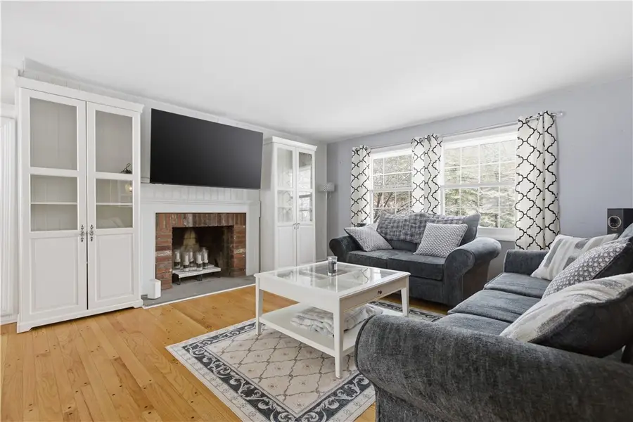 2221 Washington Rd, Pittsburgh, PA 15241 - #2