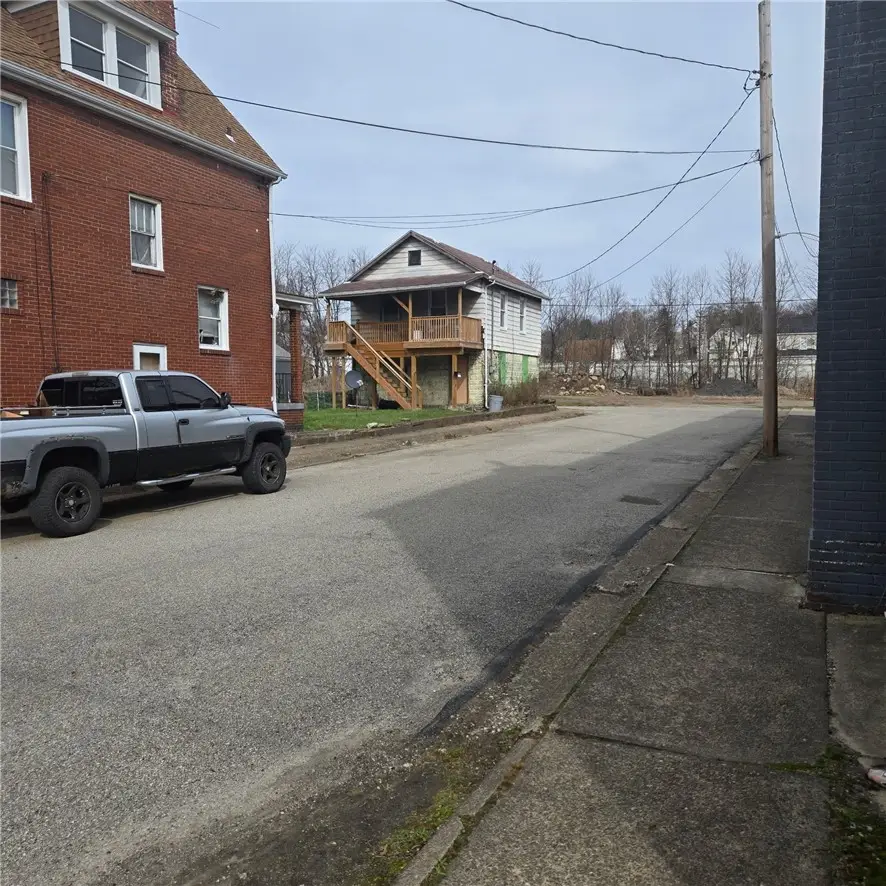 1354 5th Ave, New Kensington, PA 15068 - #2