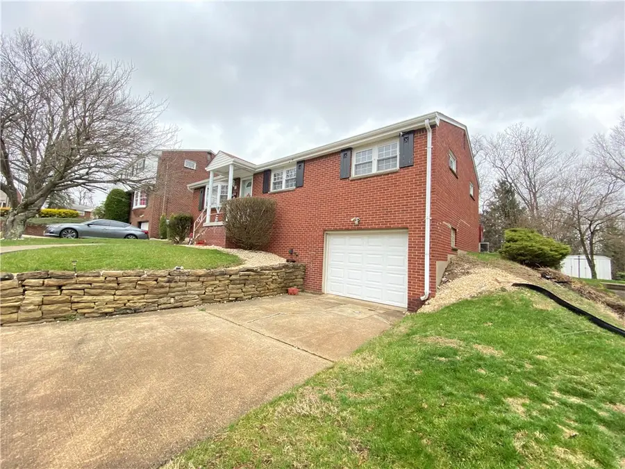 320 Mckenzie Dr, Pittsburgh, PA 15235 - #2