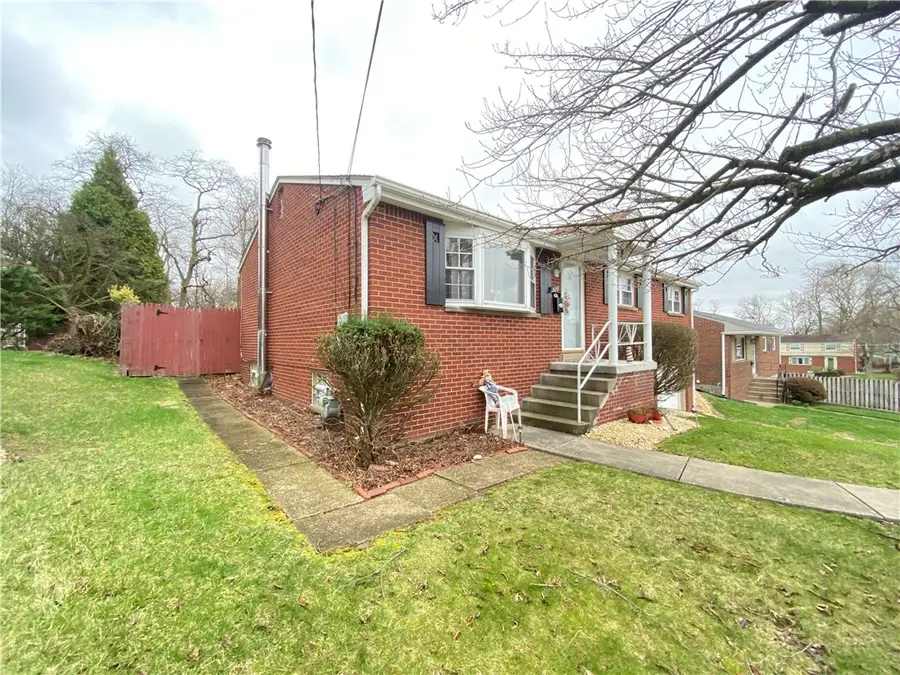320 Mckenzie Dr, Pittsburgh, PA 15235 - #3