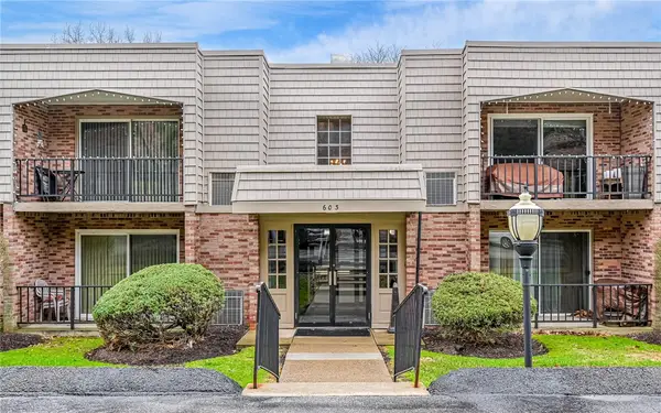 603 Calais Dr #2210, Pittsburgh, PA 15237