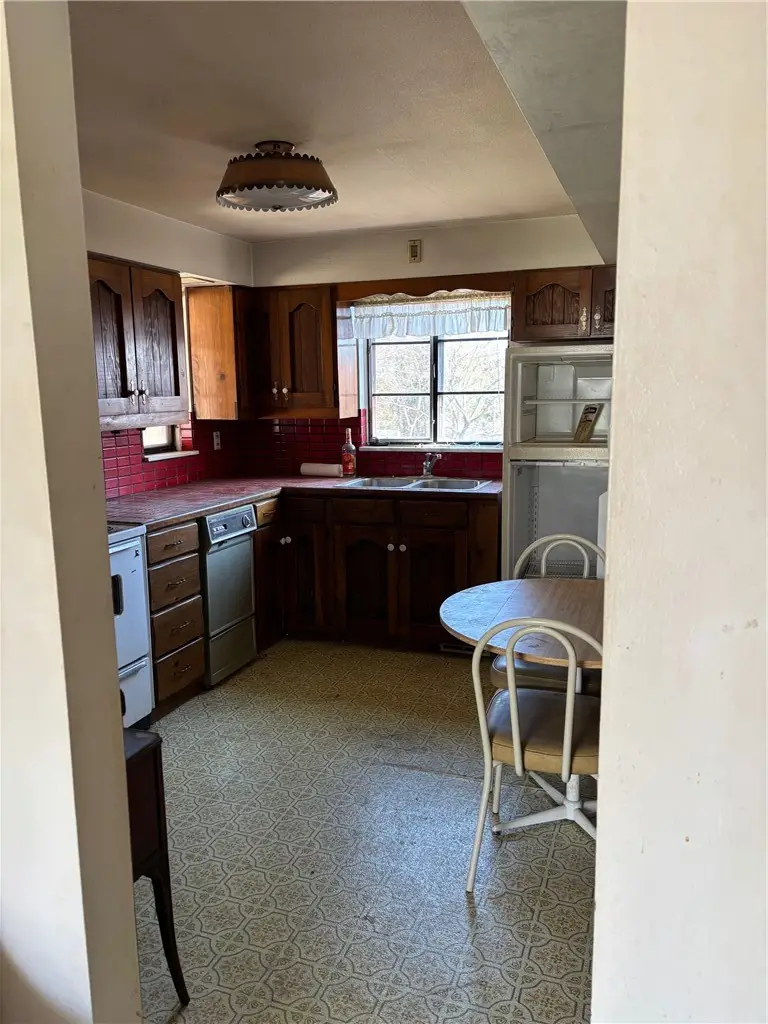 1800 Mccully Road, Pittsburgh, PA 15234 - #3