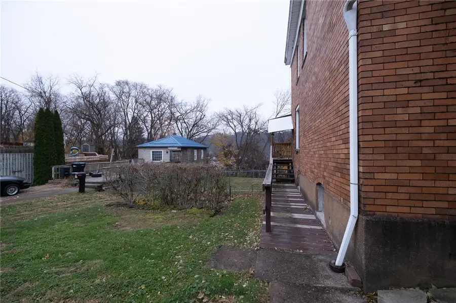 608 E 8th Avenue, Tarentum, PA 15084 - #3