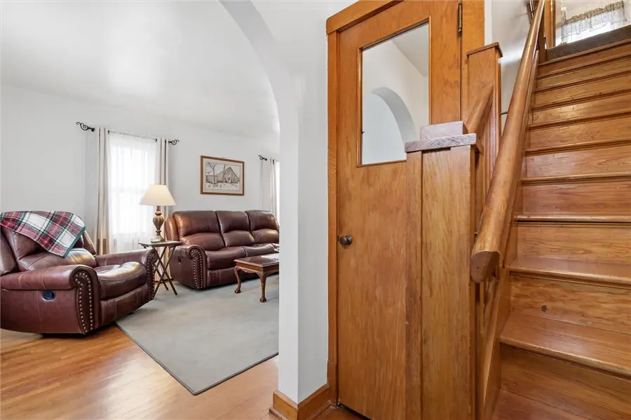 25 Capitol Ct, Farrell, PA 16121 - #2