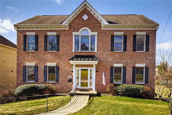 1327 Carnahan Rd, Pittsburgh, PA 15220