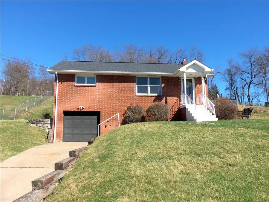 220 Franklin Farms Rd, Washington, PA 15301 - #2