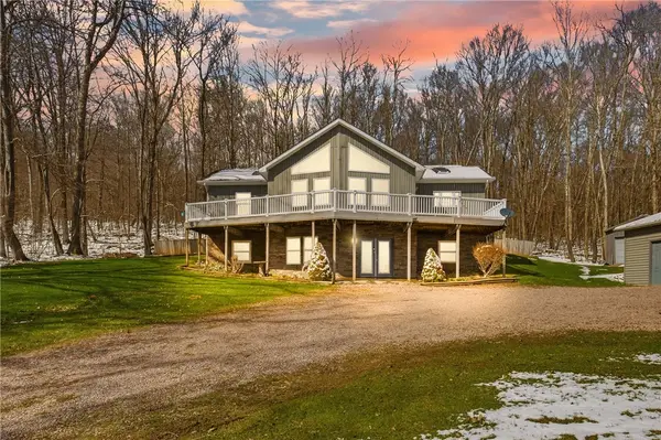 1073 Causeway Dr, Friedens, PA 15541