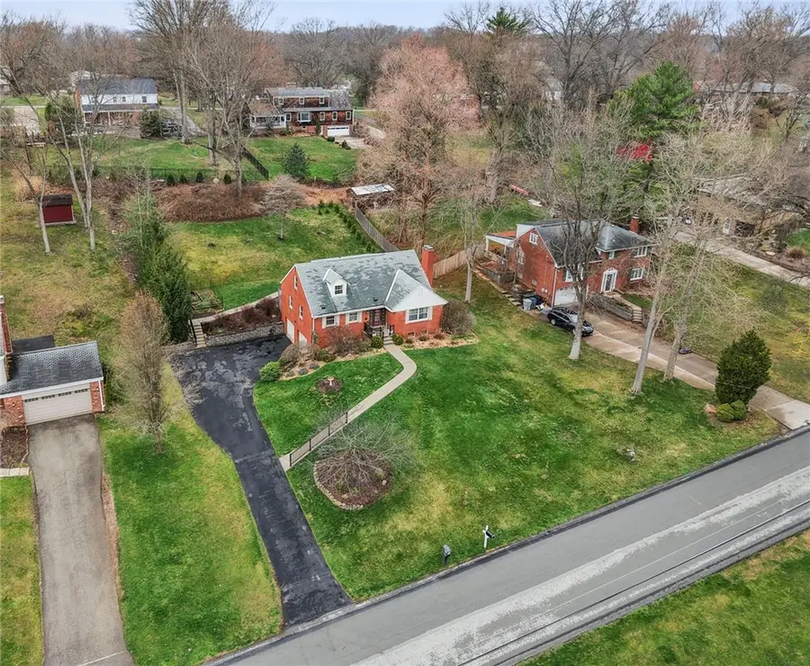 223 Ridgeview Dr, Venetia, PA 15367 - #2