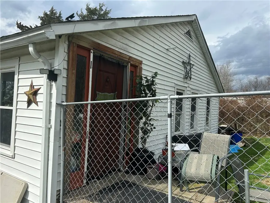 108 Chalfant St, Vanderbilt, PA 15486 - #2