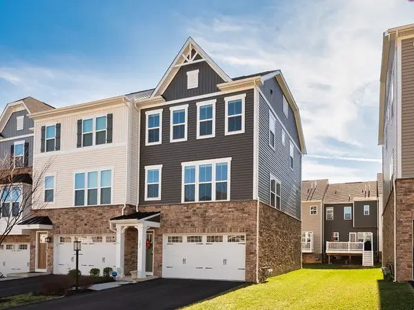 126 Lupine Dr, Mars, PA 16046