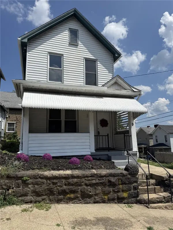 9 E Gaskill Ave, Jeannette, PA 15644