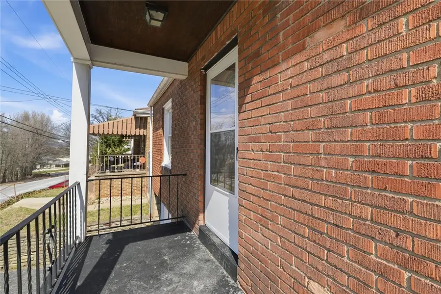 923 Craig St, McKeesport, PA 15132 - #2