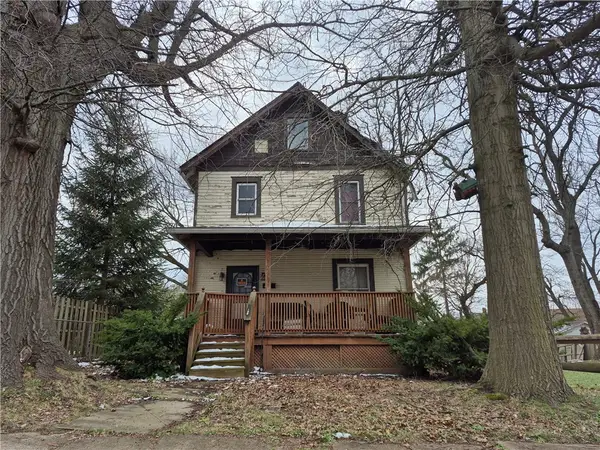 689 S State Line Rd, Sharon, PA 16146