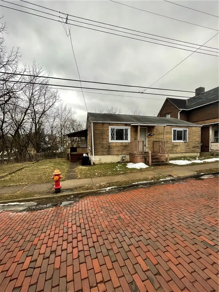 2720 Garbett St, McKeesport, PA 15132 - #2