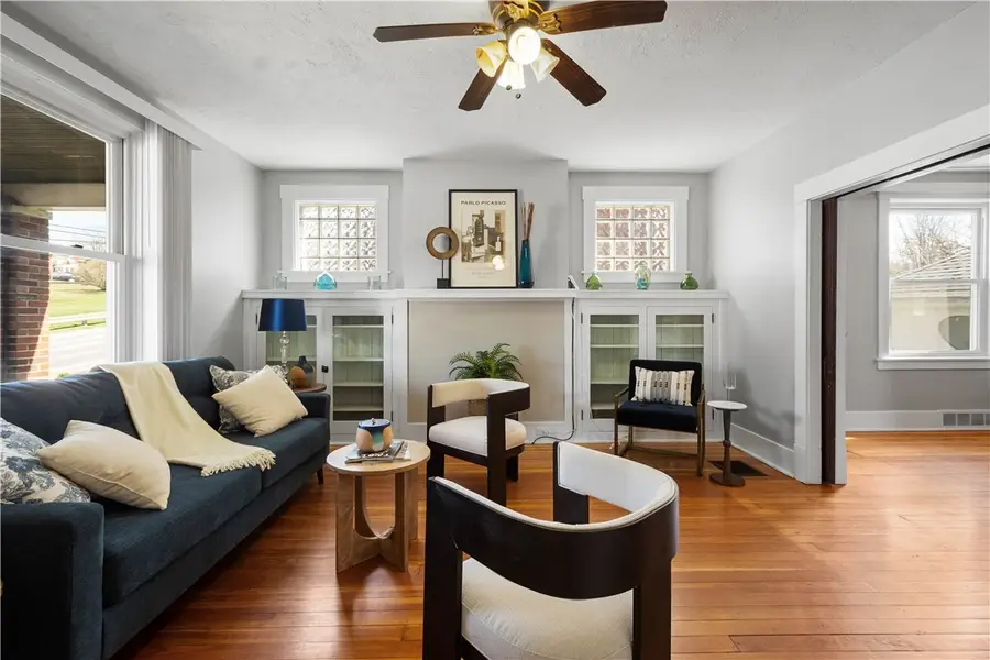 4624 Greensprings Ave, West Mifflin, PA 15122 - #2