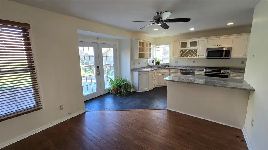 243 Augusta St, Pittsburgh, PA 15211 - #3