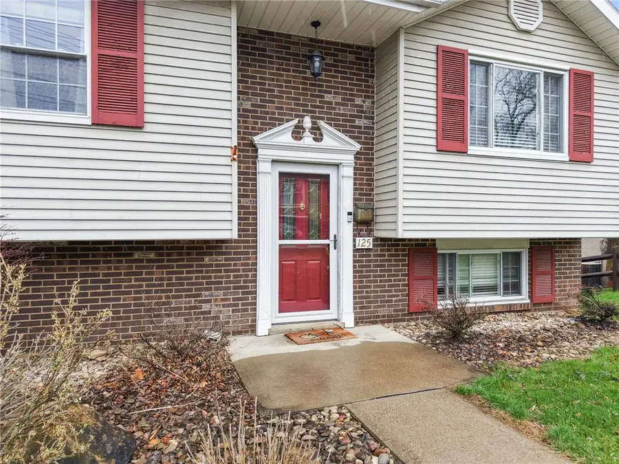 125 Glenhurst Dr, Verona, PA 15147 - #2