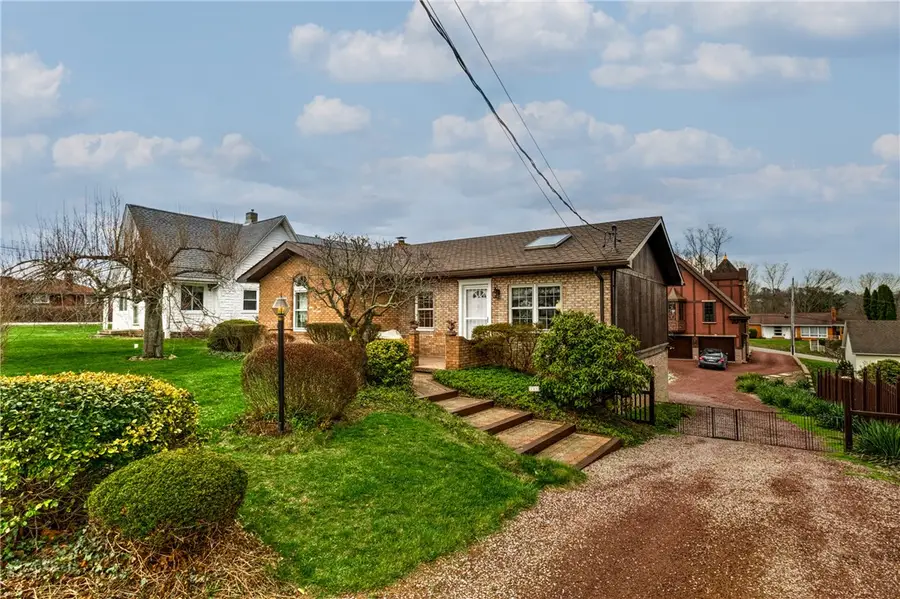 143 Charity Dr, Aliquippa, PA 15001 - #2